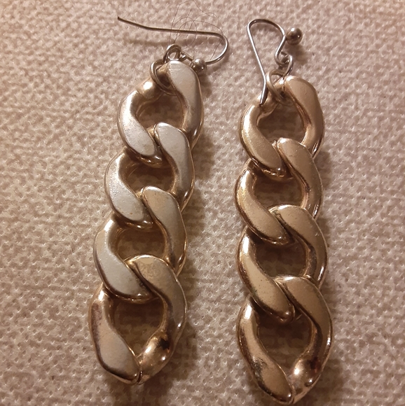 Beige and Gold Chain Earrings - Picture 3 of 4